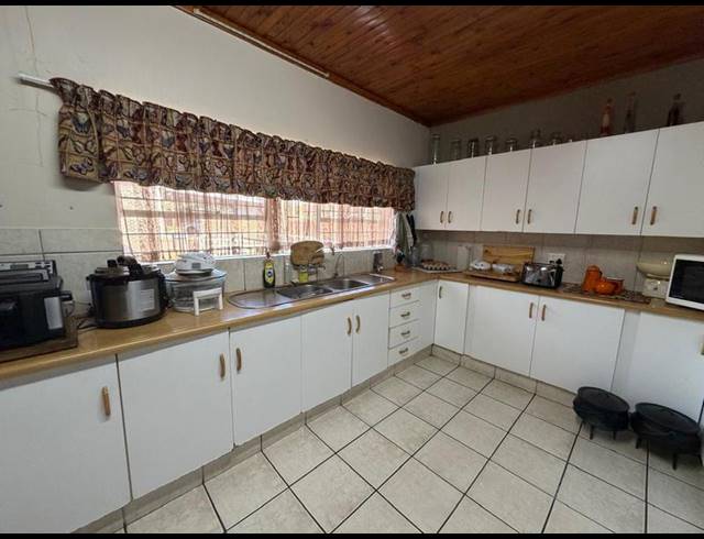 4 BEDROOM HOUSE FOR SALE IN MEYERVILLE